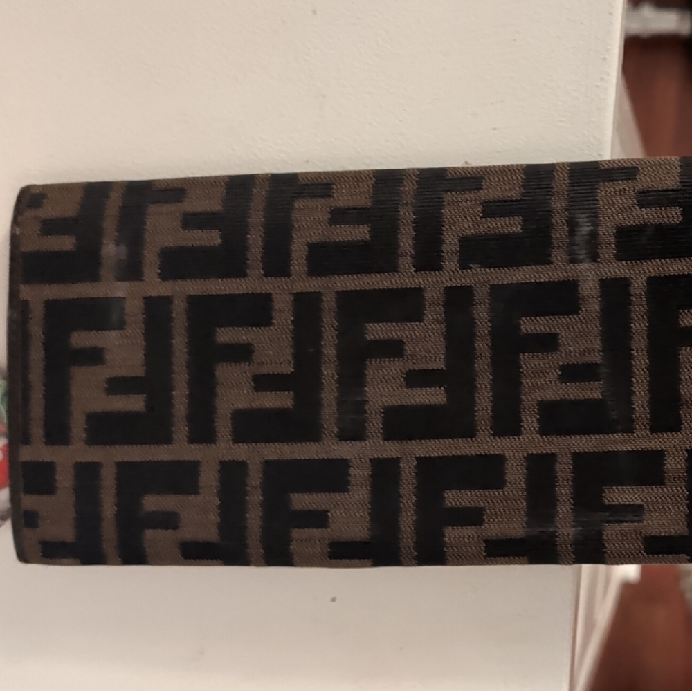 Fendi Black and Brown Logo Clutch - Picture 7 of 8
